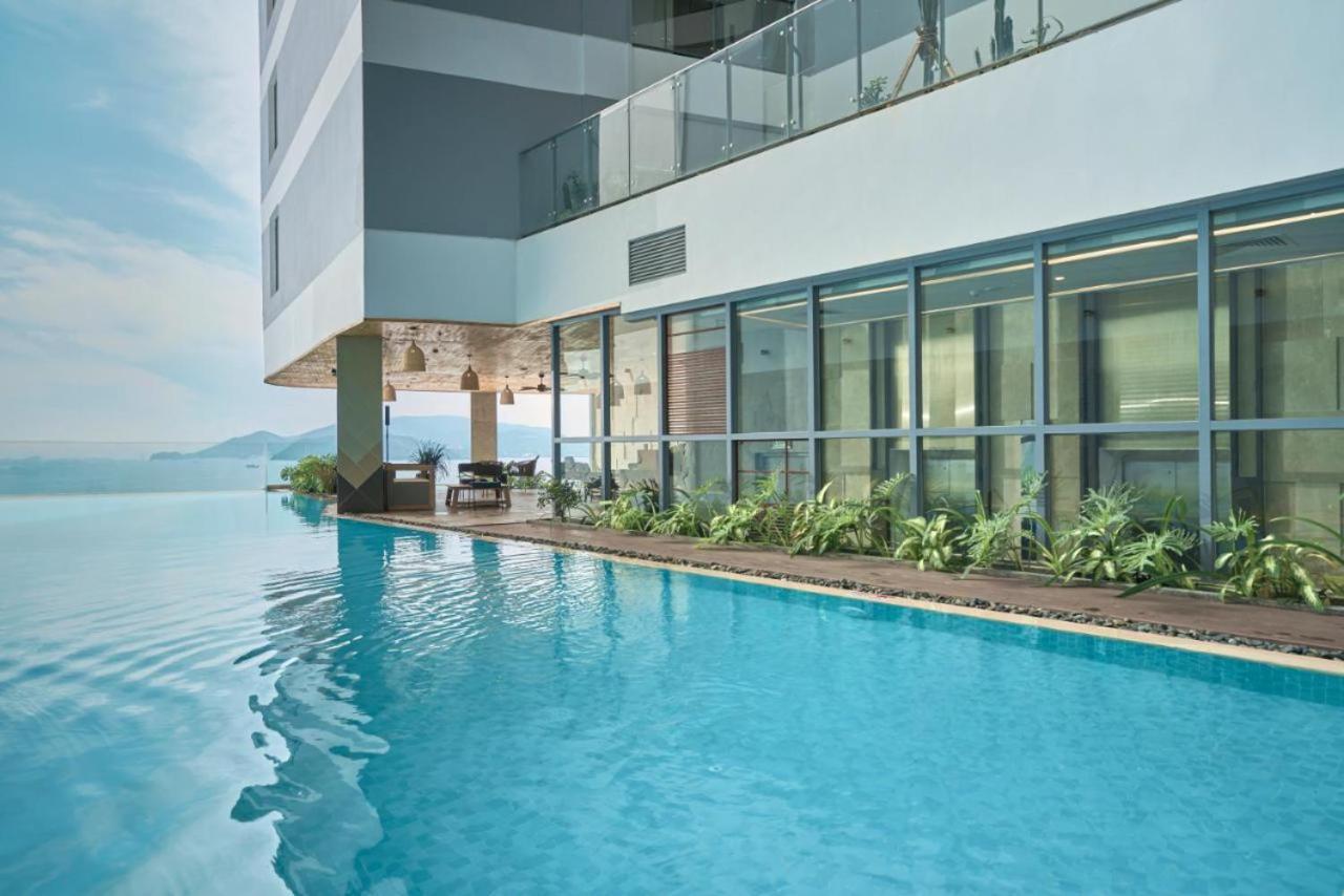 Capital Beachfront Nha Trang Bagian luar foto
