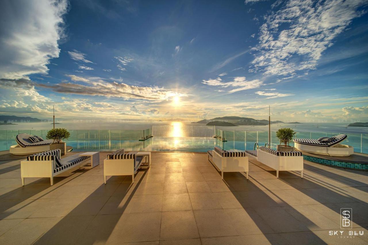 Capital Beachfront Nha Trang Bagian luar foto