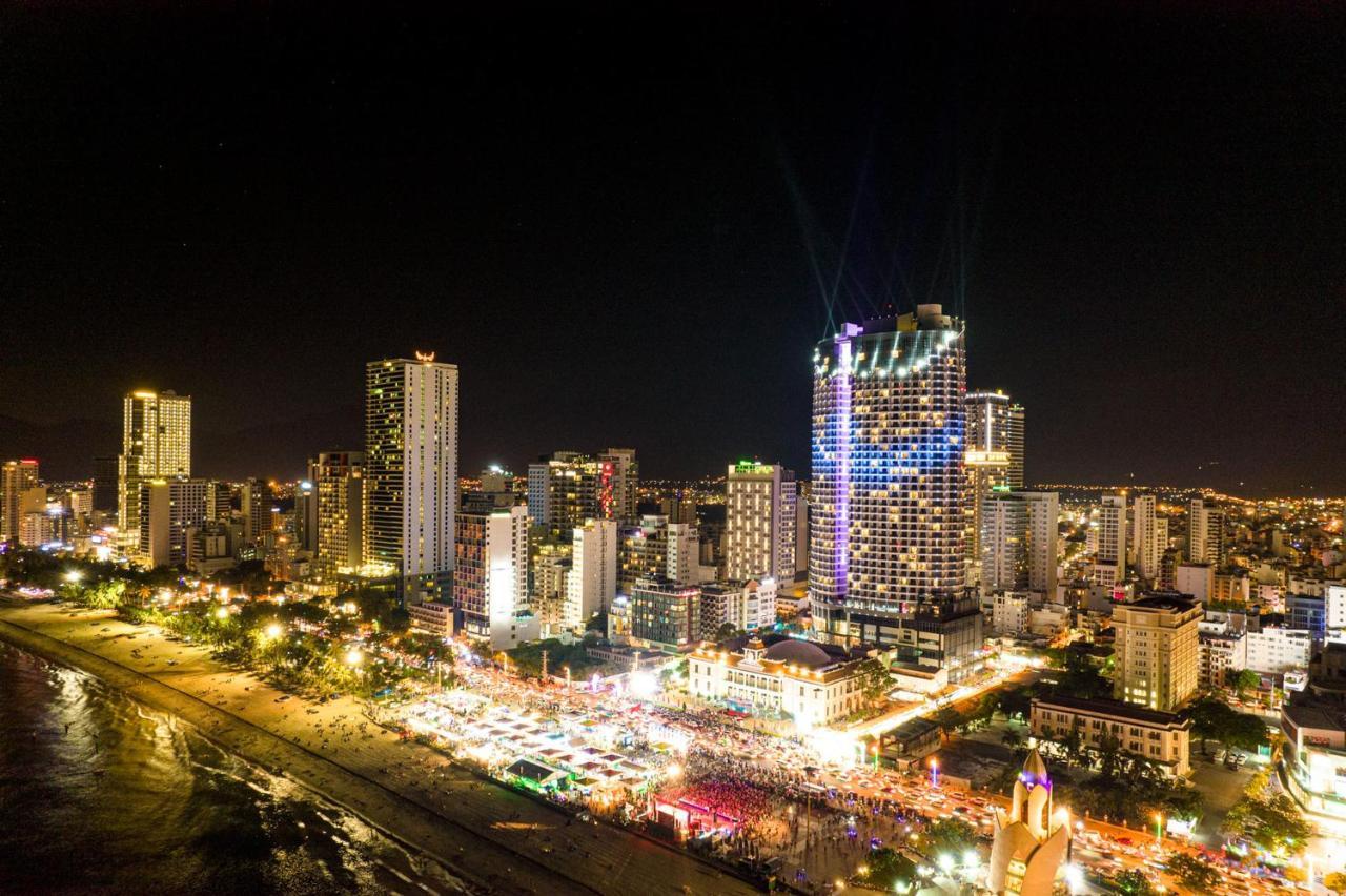 Capital Beachfront Nha Trang Bagian luar foto