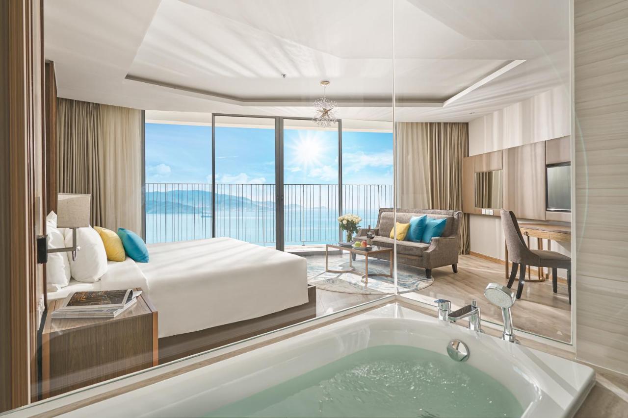 Capital Beachfront Nha Trang Bagian luar foto
